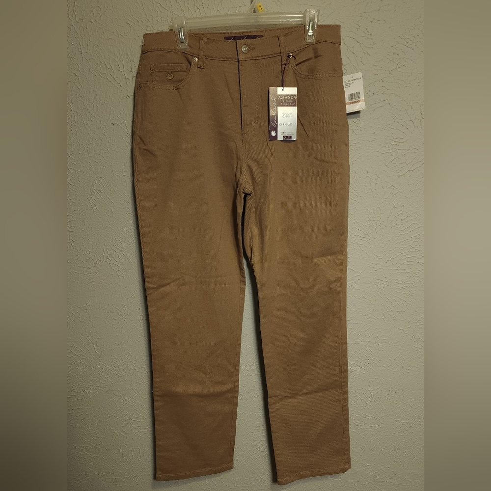 Gloria Vanderbilt Women's Amanda Jean Tapered Leg Classic Fit. Size 12. NWT